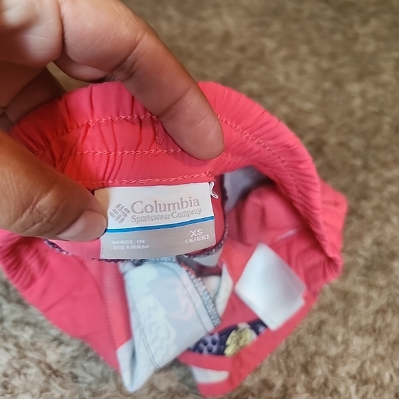 Girls Columbia Omni-shade size XS  shorts stylish - Picture 2 of 6